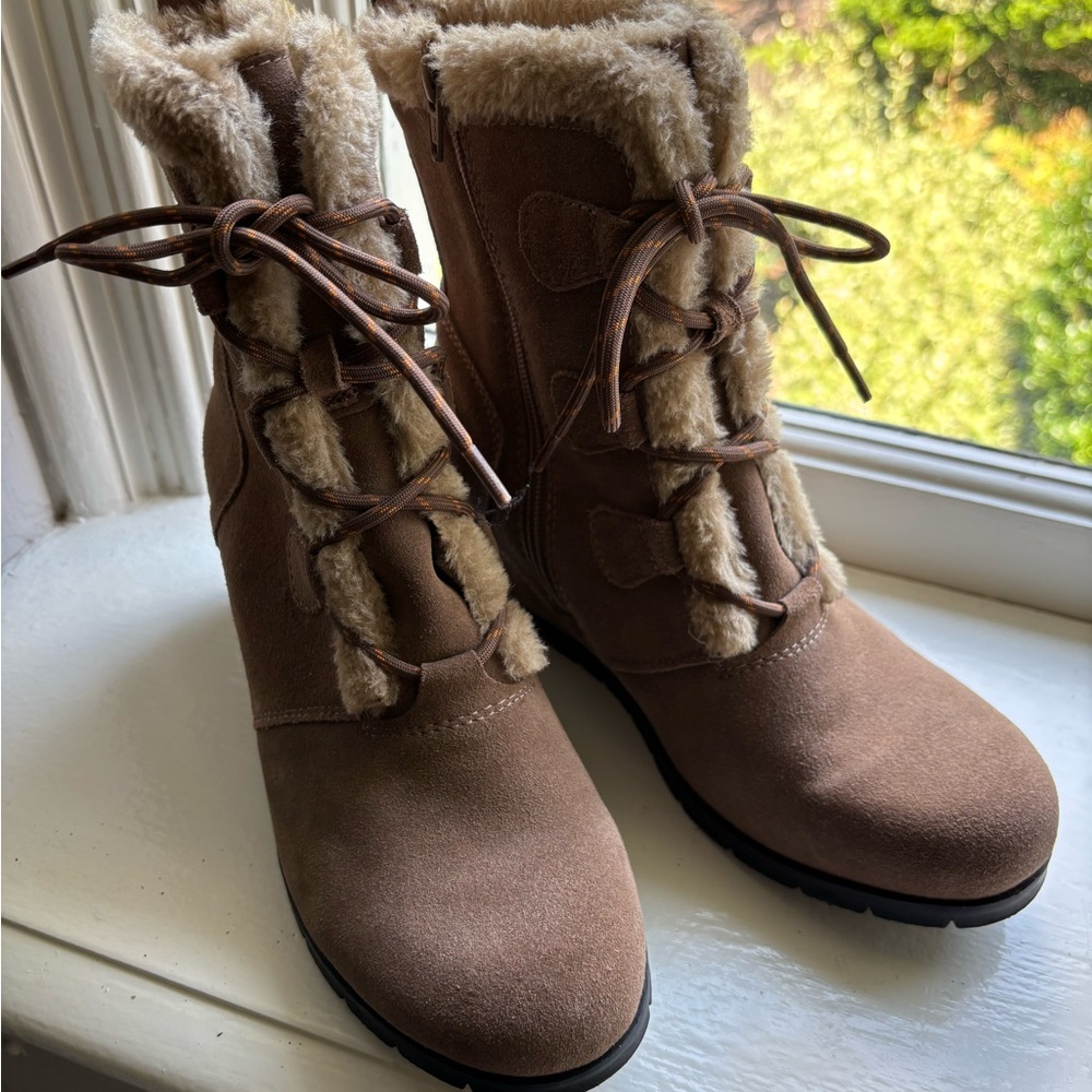 Baretraps Bonnie Hidden Wedge Boots